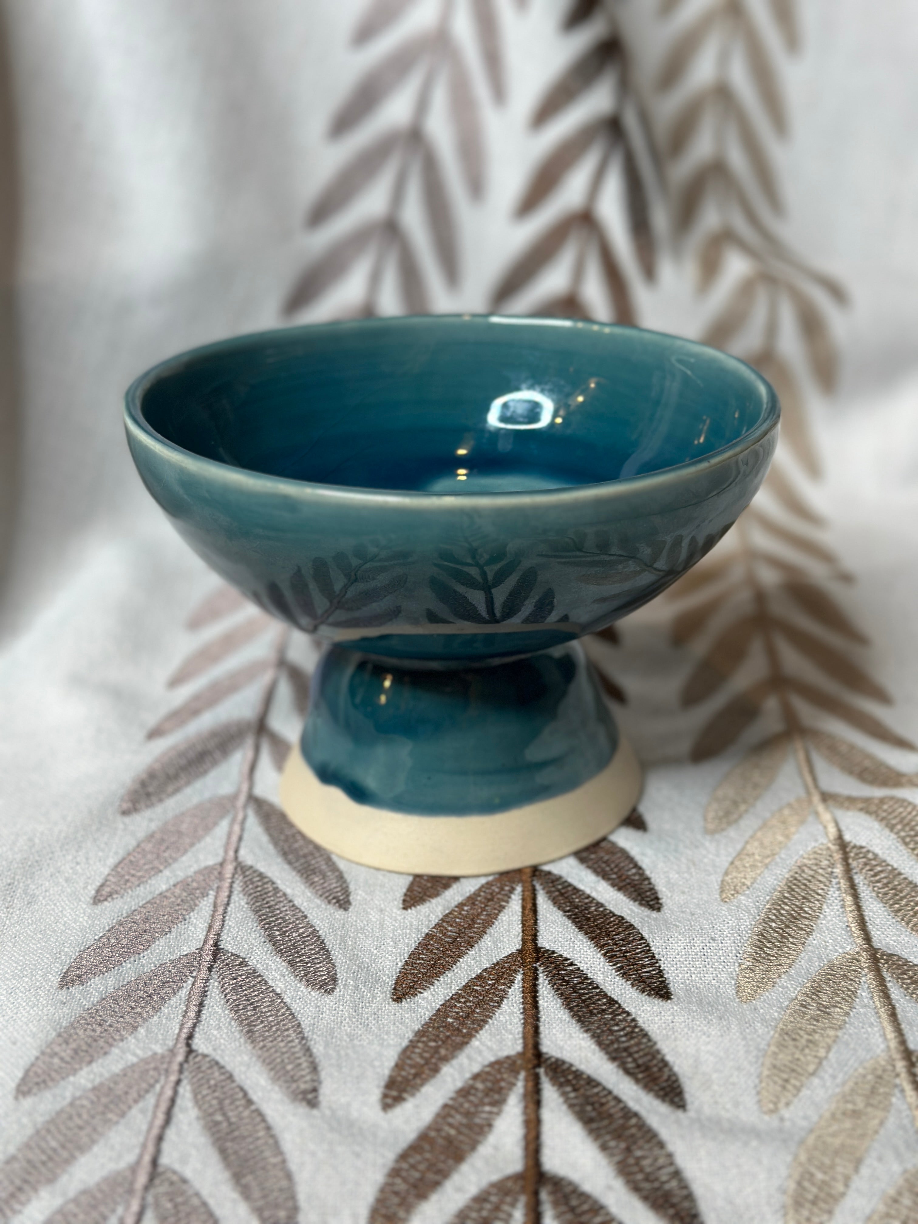 mizu pedestal bowl