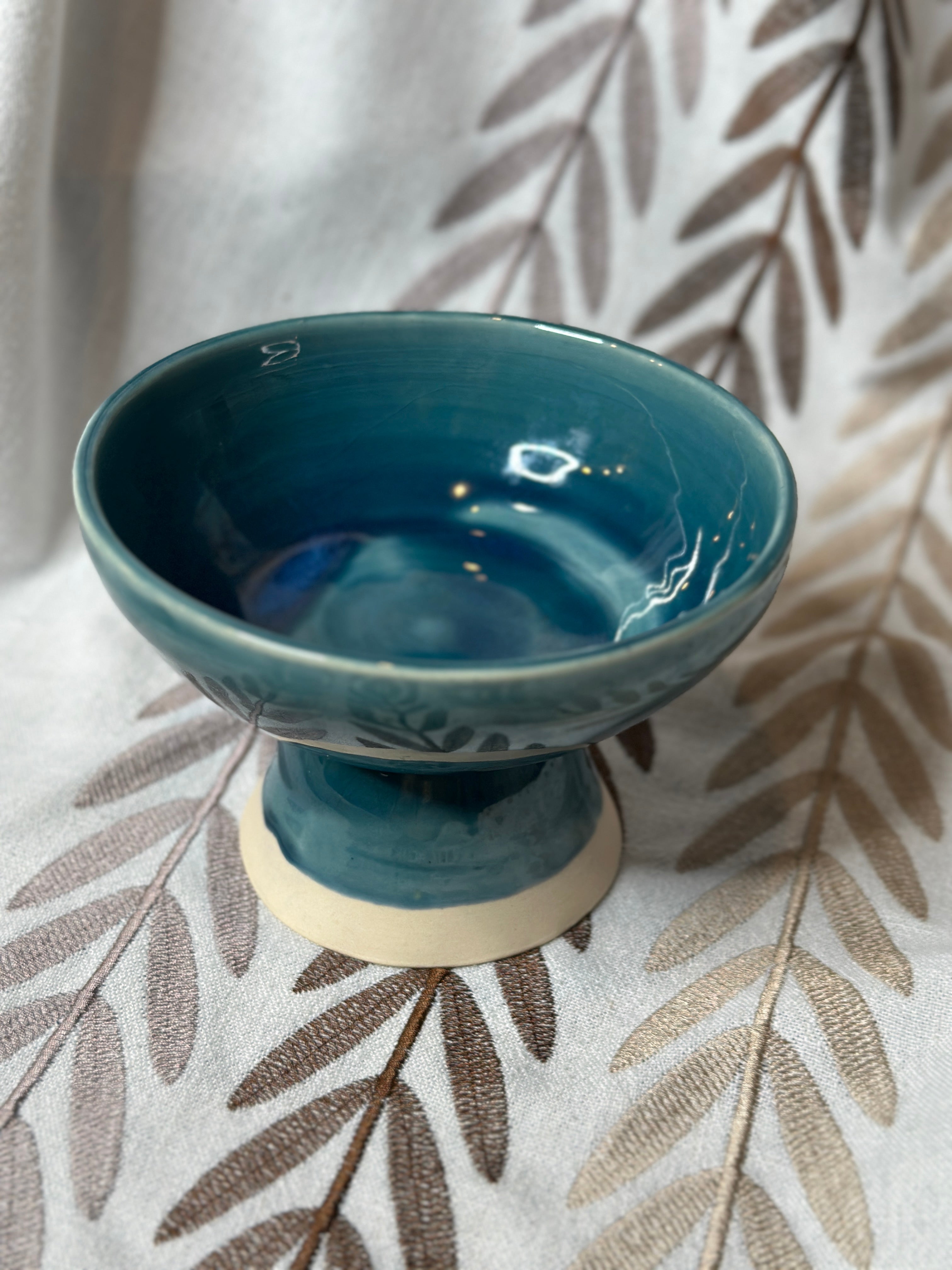 mizu pedestal bowl
