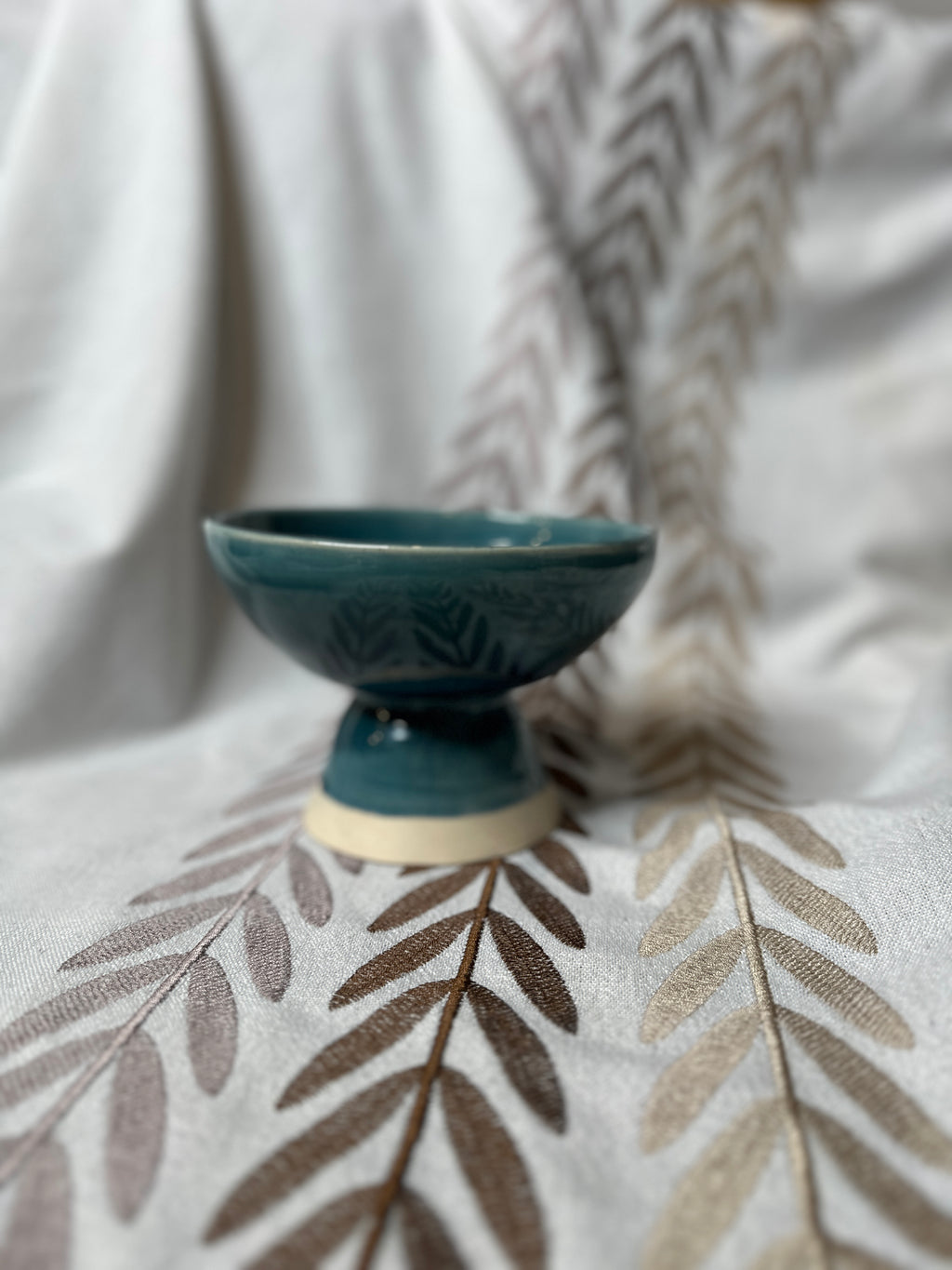 mizu pedestal bowl